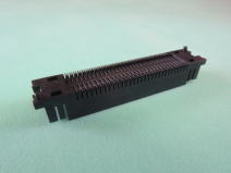 ���^���i